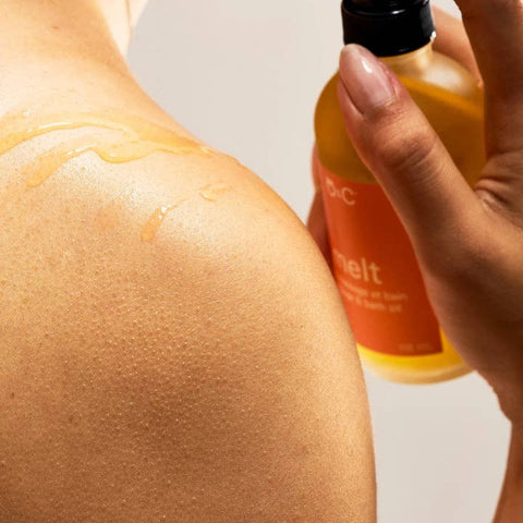 Melt - Massage and Bath Oil - Body Oil - Peach and Cream
